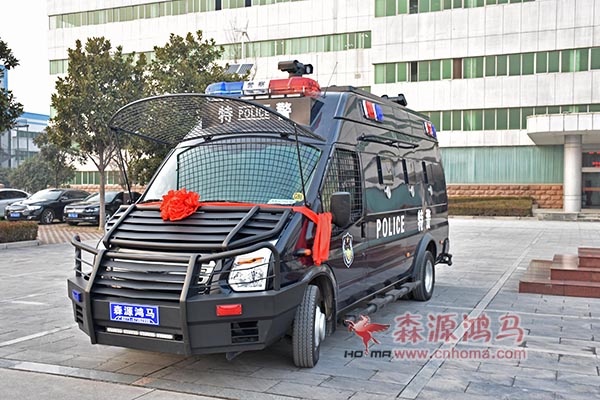 青?；】h輕型裝甲實(shí)戰(zhàn)運(yùn)兵車發(fā)車     列裝基層(圖2)