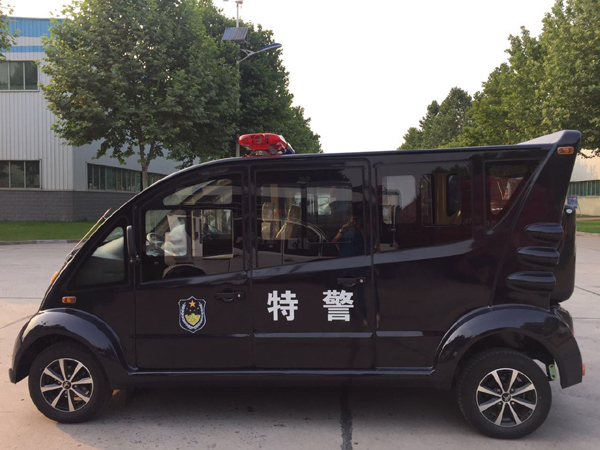 鄧州特警構(gòu)建新型警務(wù)模式??森源鴻馬電動巡邏車保平安(圖3)