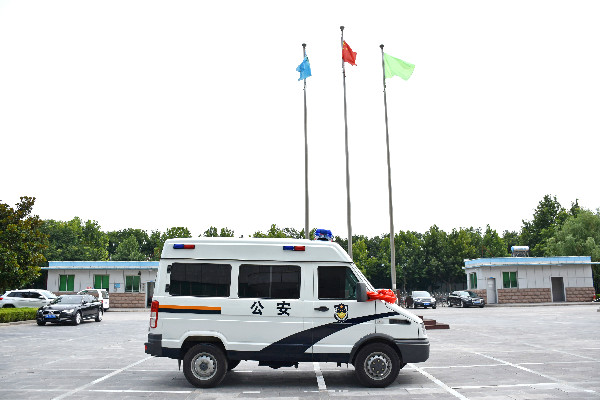 忠誠鐵衛(wèi) 守護平安——吉林省吉林市采購的警用囚車發(fā)車(圖3)