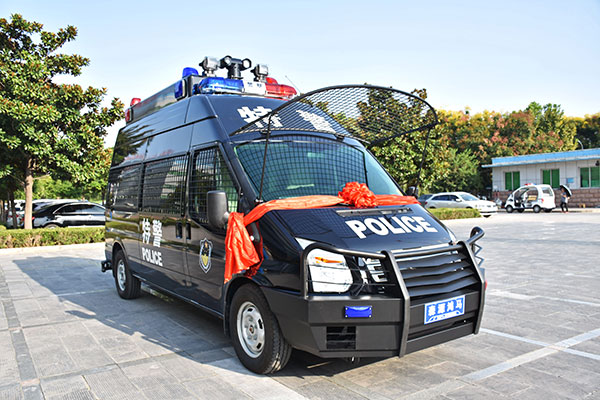 河南南陽市防暴運(yùn)兵車發(fā)車(圖3)