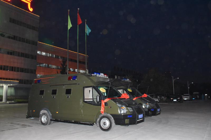 新疆哈密市第二批輕裝甲實戰(zhàn)運兵車列裝上崗(圖1)