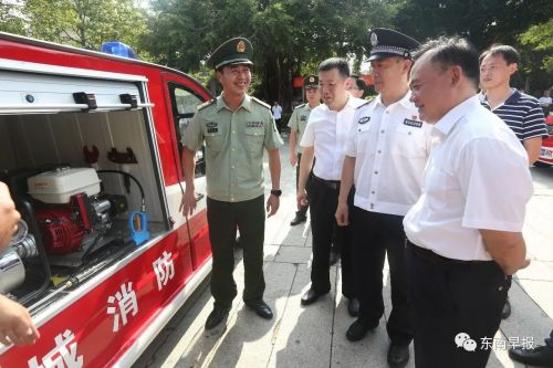 泉州市鯉城區(qū)首次在全省引進雙頭電動微型消防車(圖3)