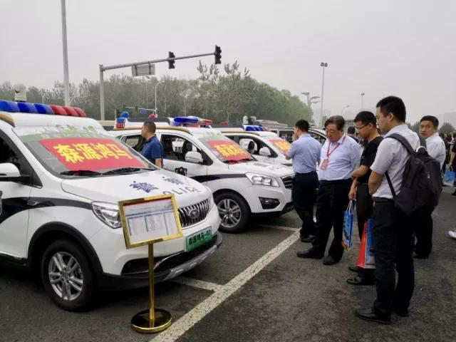 展會(huì)聚焦||新型警用多功能巡邏車“七大功能”備受矚目(圖1)