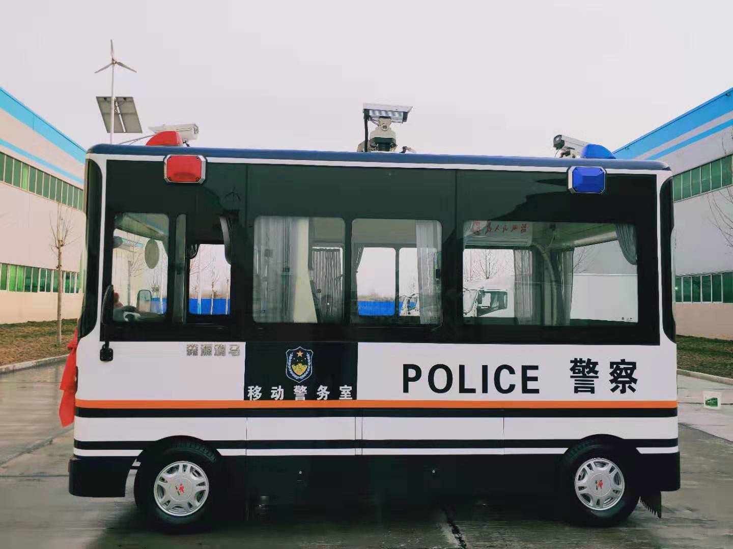 把辦公桌擺到大街上||山西新絳縣采購移動警務(wù)室(圖3)