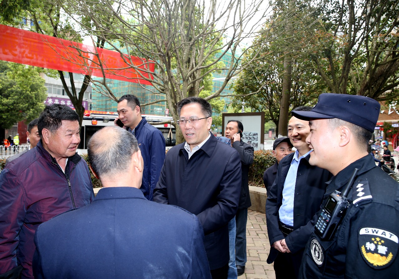 衡陽(yáng)市副市長(zhǎng)、市公安局局長(zhǎng)胡志文登上快警平臺(tái)督導(dǎo)掃黑除惡工作(圖2)