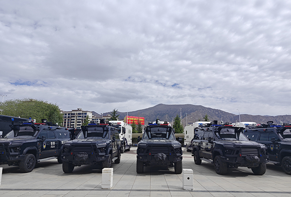 高原特警戰(zhàn)士再添新利器！森源鴻馬裝甲車、布障車、水炮車入伍西藏！(圖3)