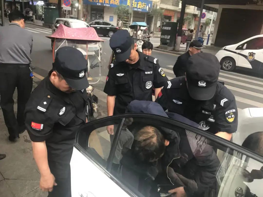 【澧縣】街頭老人突發(fā)疾病，城市快警暖心救助(圖2)