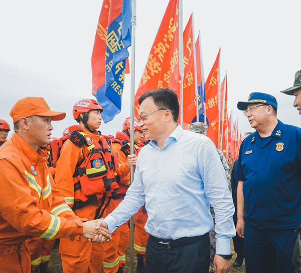 江蘇消防救援隊(duì)伍在全省防汛應(yīng)急搶險(xiǎn)救援演練現(xiàn)場(chǎng)練精兵謀打贏 (圖4)