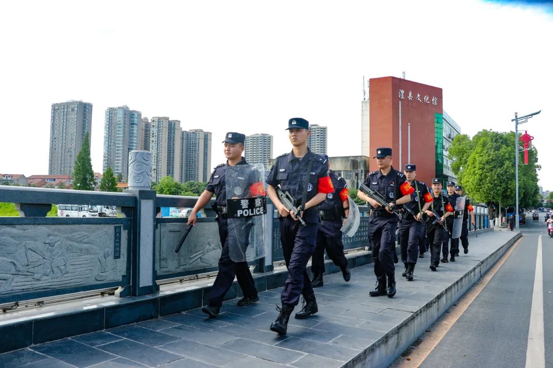 軍警聯(lián)勤武裝巡邏 為建黨100周年保駕護航(圖6)