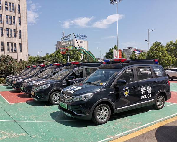 安徽淮南市電動(dòng)巡邏車上崗執(zhí)勤(圖1)