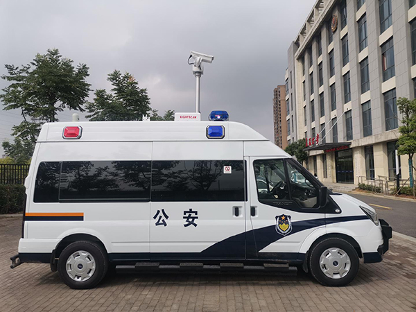 安徽馬鞍山警用防暴車(chē)上崗(圖3)