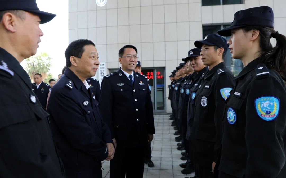 湖南省公安廳黨委委員、副廳長(zhǎng)譚學(xué)軍同志到衡陽督導(dǎo)調(diào)研公安工作(圖5)