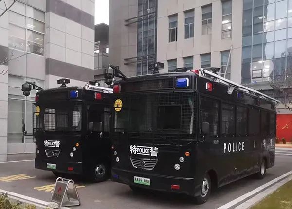 江蘇南通市智慧警務(wù)便民工作站正式到崗執(zhí)勤(圖1)