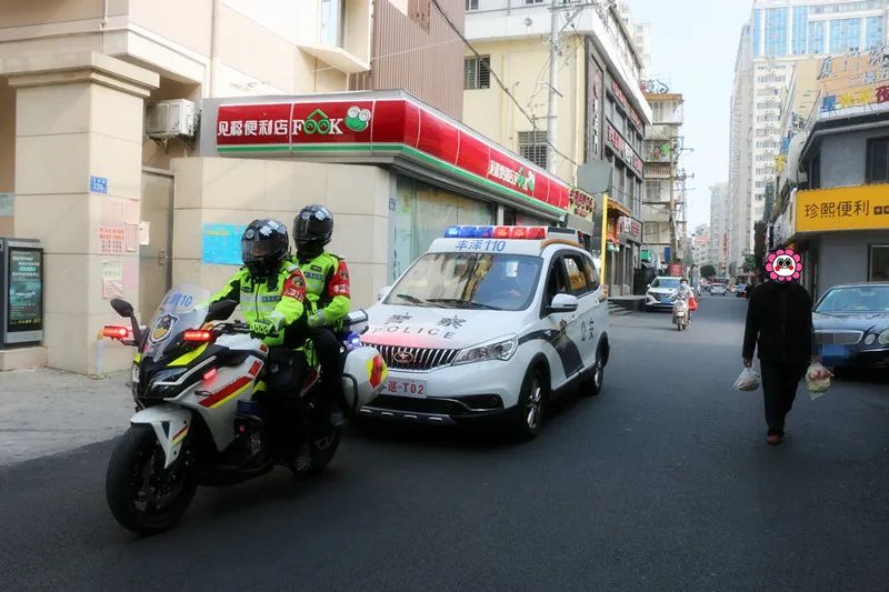 森源鴻馬移動(dòng)警務(wù)室讓平安更有保障(圖2)