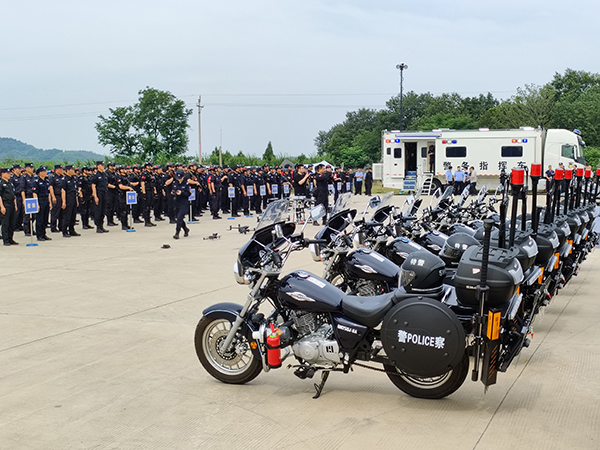 森源鴻馬通信指揮車圓滿完成2023年河南公安巡特警南部協(xié)作區(qū)跨區(qū)域拉動演練(圖5)