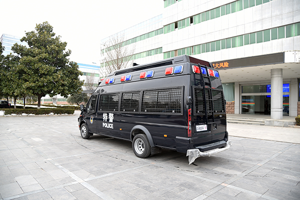 貼近基層 服務實戰(zhàn)||森源鴻馬防暴運兵車發(fā)往湖南(圖6)