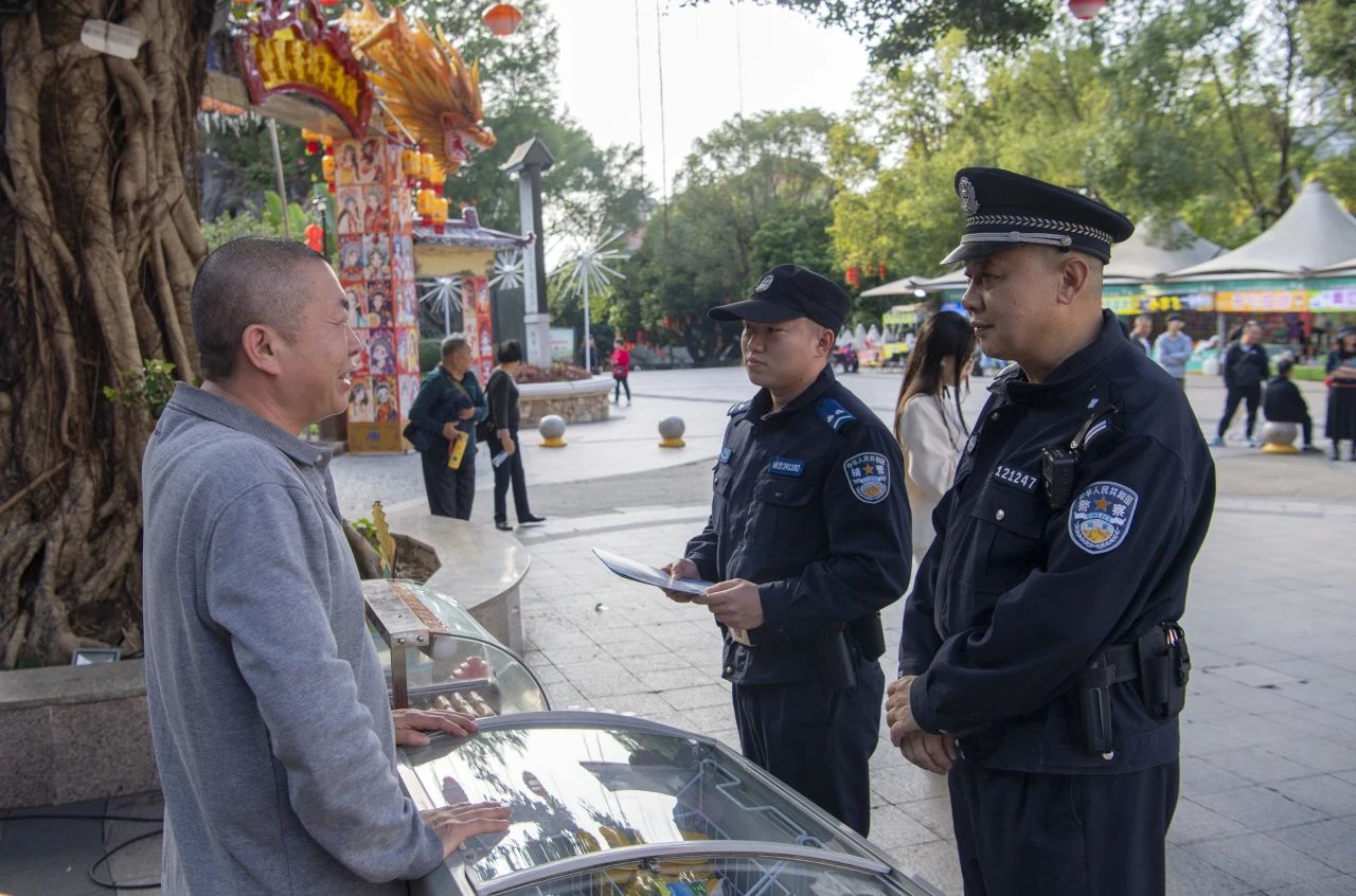 平安“警”色護(hù)新春！移動(dòng)警務(wù)室暖守護(hù)  為民服務(wù)不止步(圖3)